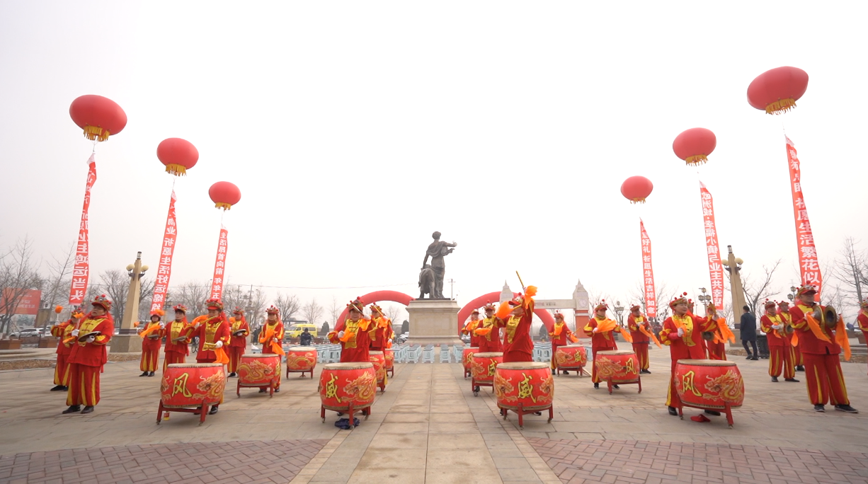 龙抬头赏舞狮，二月二齐聚欧洲城·幸福小镇(图1)